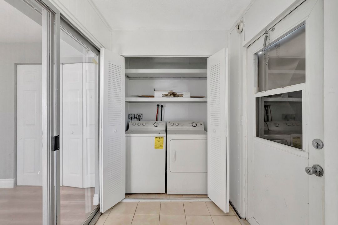 Active With Contract: $134,500 (1 beds, 1 baths, 726 Square Feet)