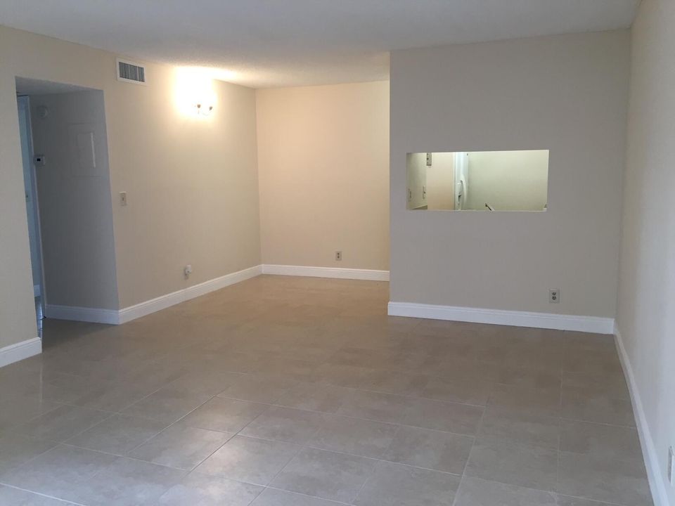 Active With Contract: $1,750 (2 beds, 2 baths, 768 Square Feet)