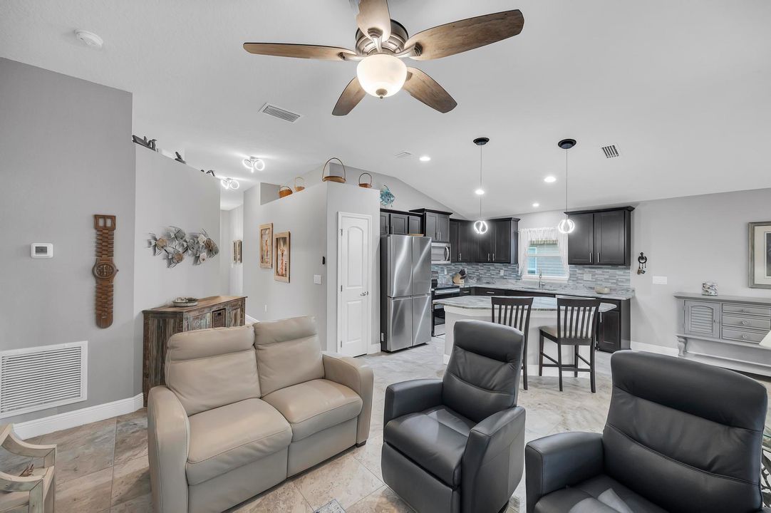Active With Contract: $400,000 (3 beds, 2 baths, 1507 Square Feet)
