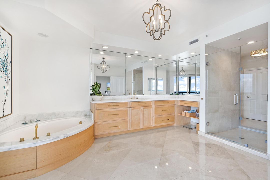 Active With Contract: $3,000,000 (3 beds, 4 baths, 3483 Square Feet)