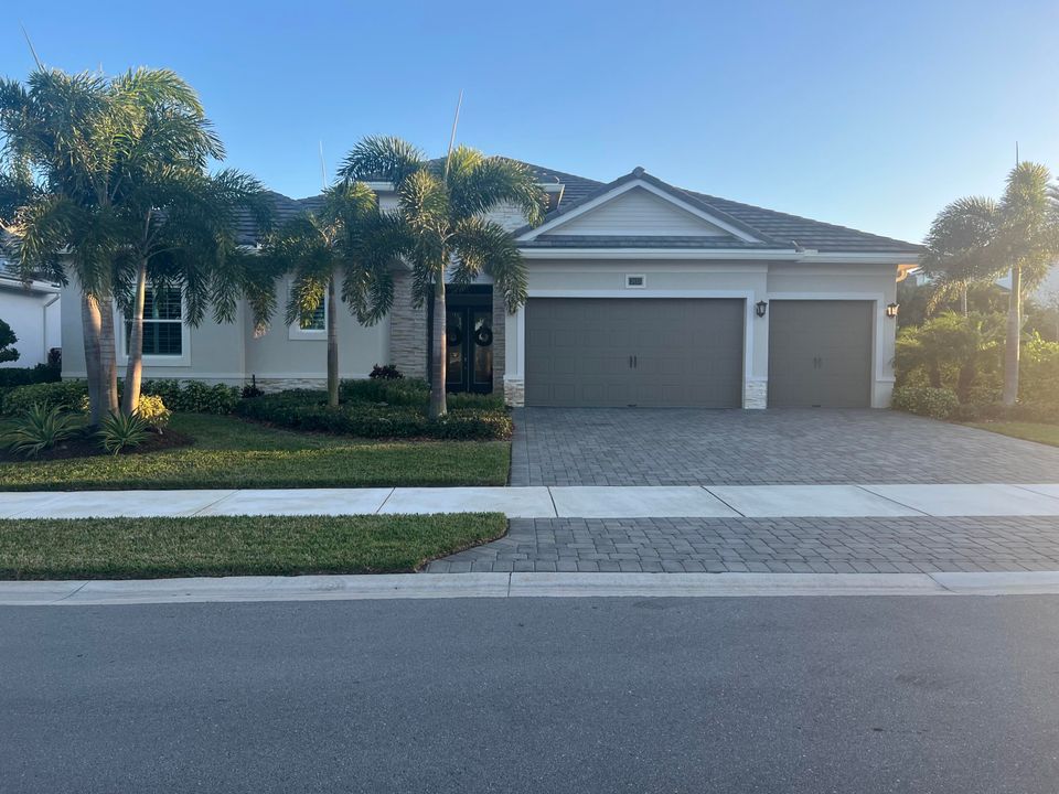 Recently Sold: $1,750,000 (3 beds, 3 baths, 3486 Square Feet)