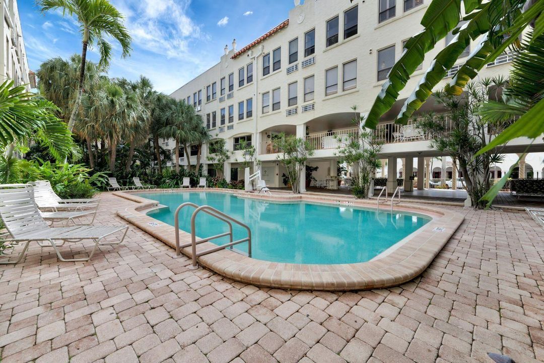 Recently Sold: $600,000 (1 beds, 1 baths, 271 Square Feet)