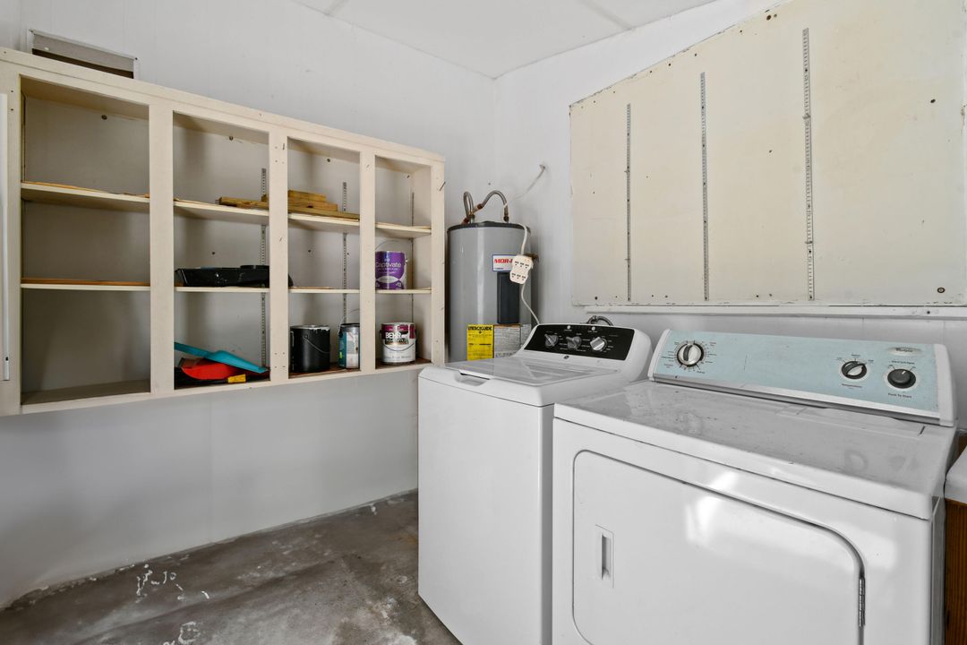 For Sale: $259,900 (2 beds, 2 baths, 826 Square Feet)