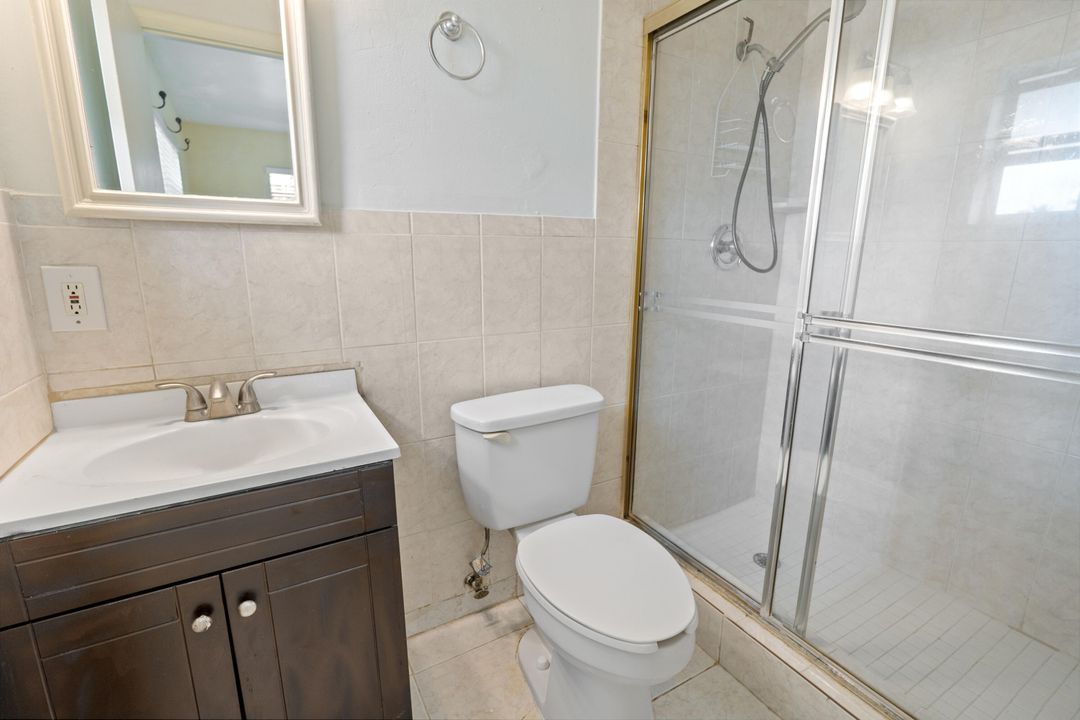 Active With Contract: $2,800 (4 beds, 2 baths, 1205 Square Feet)