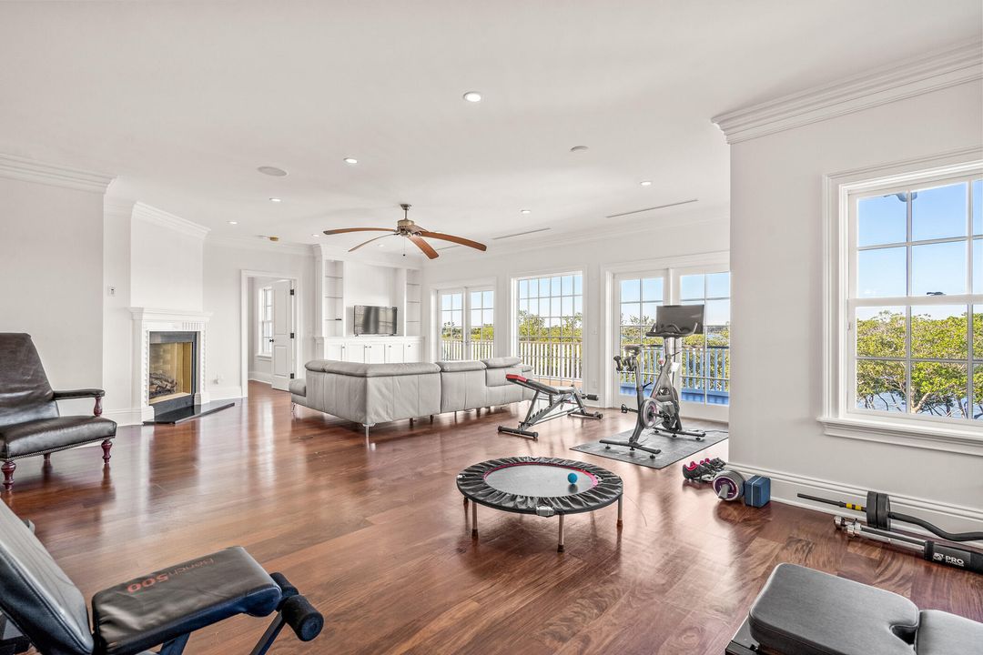 Active With Contract: $2,385,000 (4 beds, 4 baths, 5837 Square Feet)