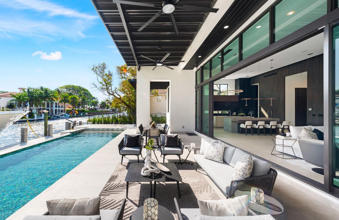 Active With Contract: $7,999,900 (5 beds, 5 baths, 4451 Square Feet)