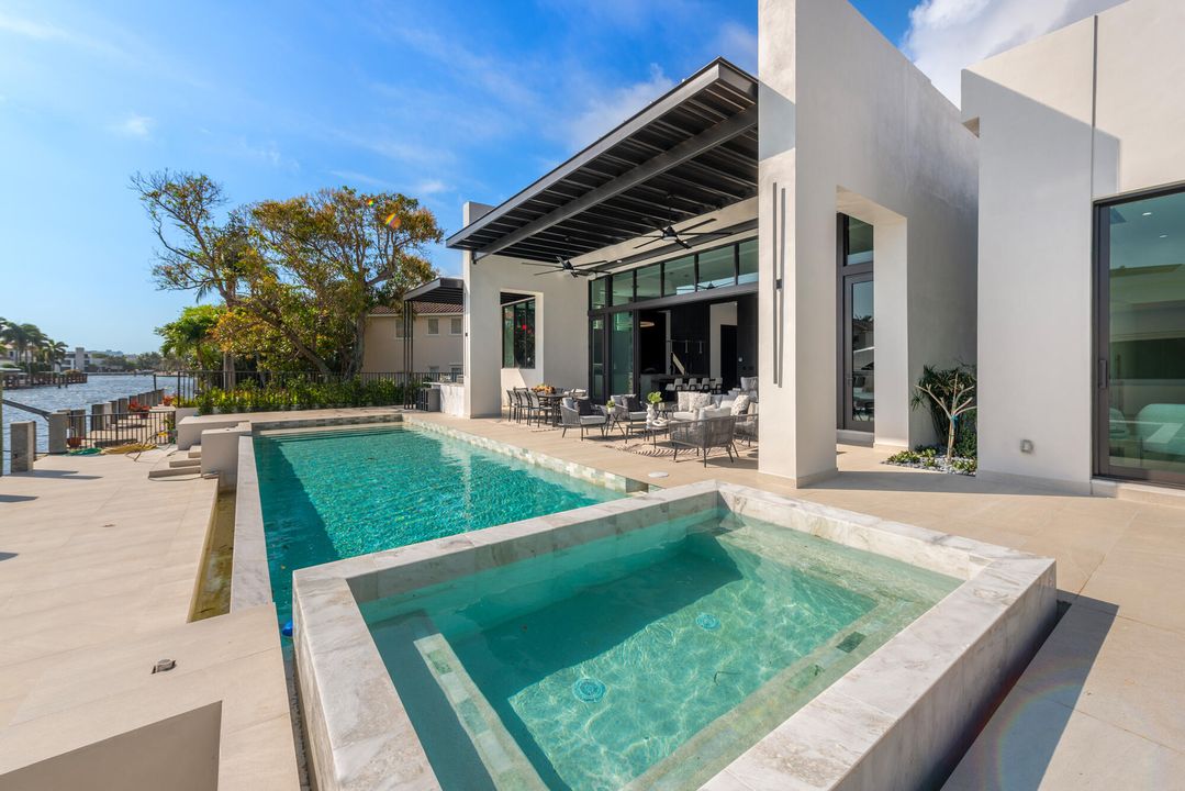 Active With Contract: $7,999,900 (5 beds, 5 baths, 4451 Square Feet)