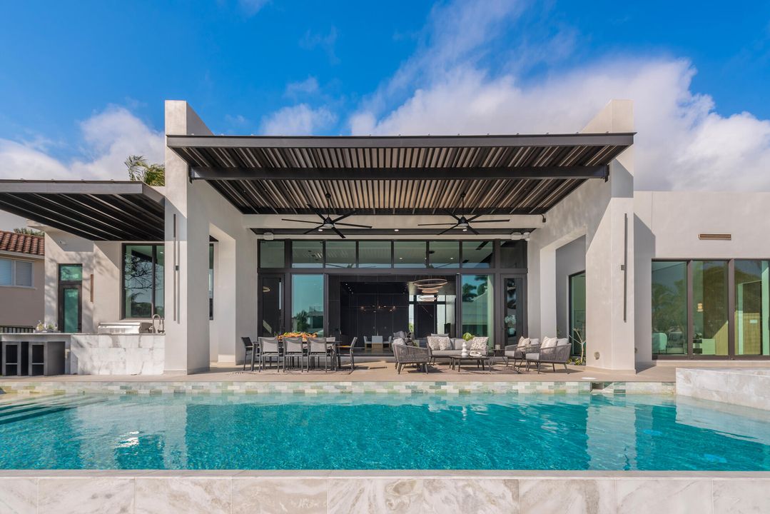 Active With Contract: $7,999,900 (5 beds, 5 baths, 4451 Square Feet)