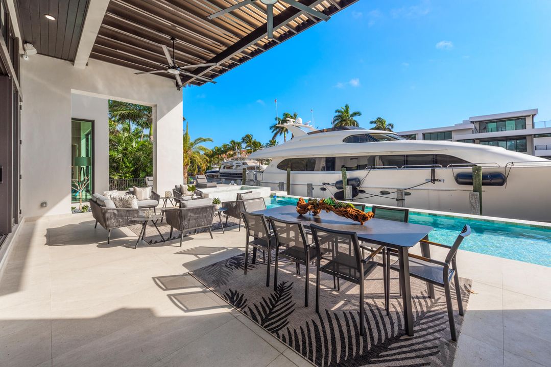 Active With Contract: $7,999,900 (5 beds, 5 baths, 4451 Square Feet)