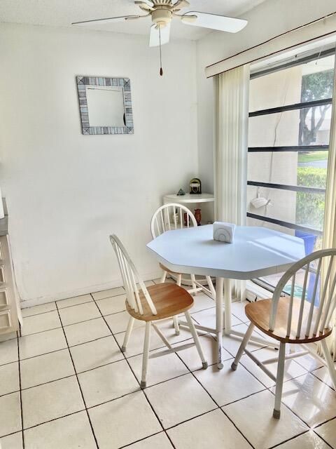 Active With Contract: $169,900 (1 beds, 1 baths, 908 Square Feet)