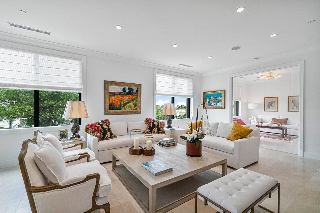 Recently Sold: $4,350,000 (2 beds, 2 baths, 1568 Square Feet)