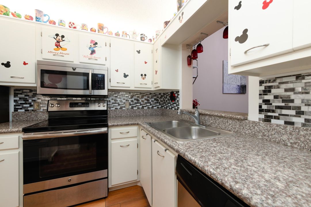 For Sale: $237,900 (2 beds, 2 baths, 1034 Square Feet)