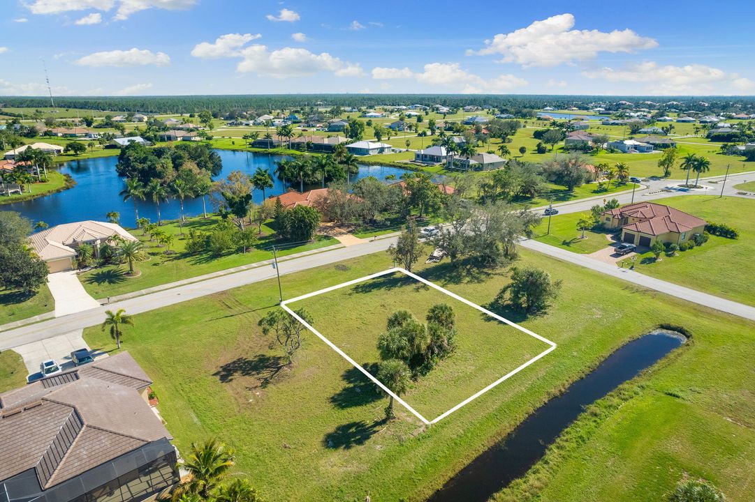 For Sale: $750,000 (4 beds, 2 baths, 2181 Square Feet)