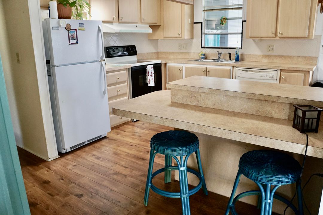 For Sale: $80,000 (2 beds, 2 baths, 1064 Square Feet)