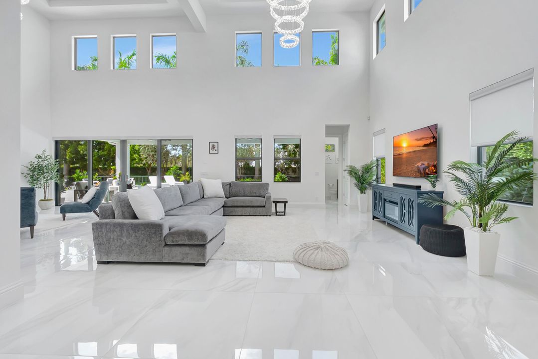 Active With Contract: $2,995,000 (5 beds, 5 baths, 5292 Square Feet)