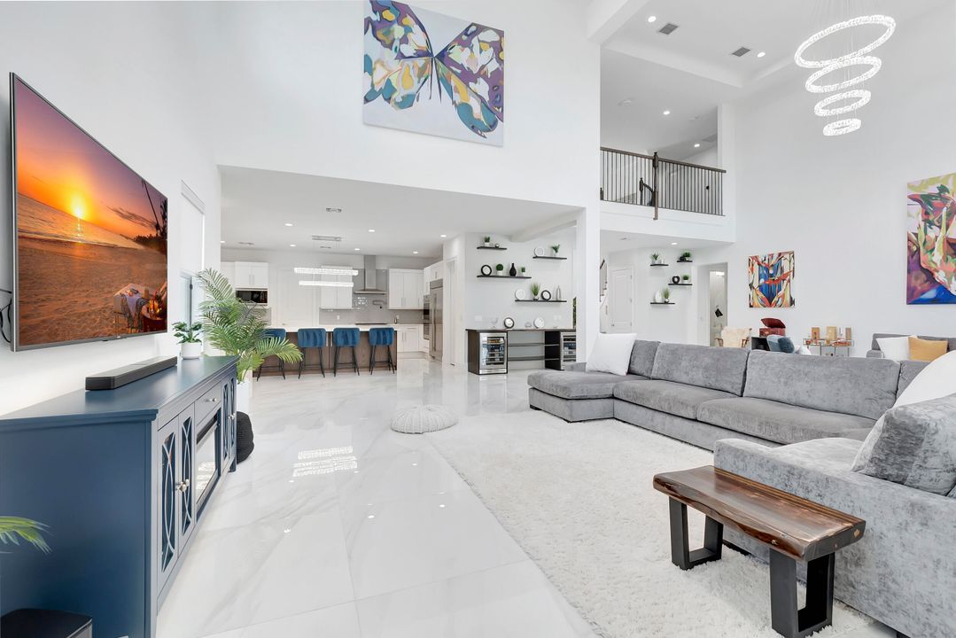 Active With Contract: $2,995,000 (5 beds, 5 baths, 5292 Square Feet)