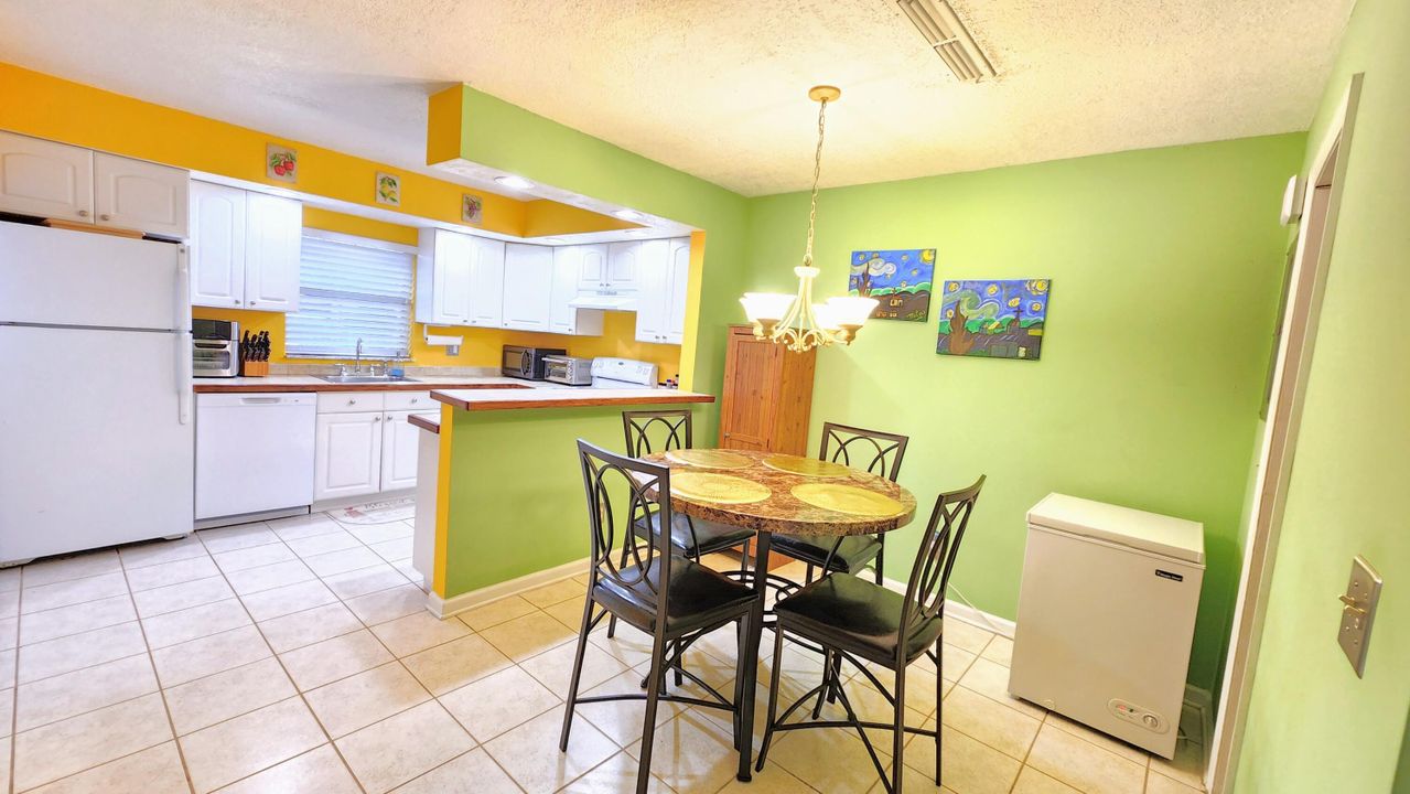 For Sale: $205,900 (2 beds, 1 baths, 1328 Square Feet)
