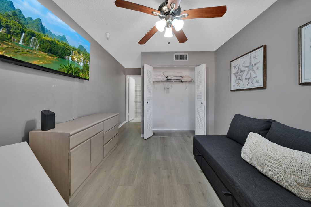 Active With Contract: $2,500 (2 beds, 2 baths, 1124 Square Feet)