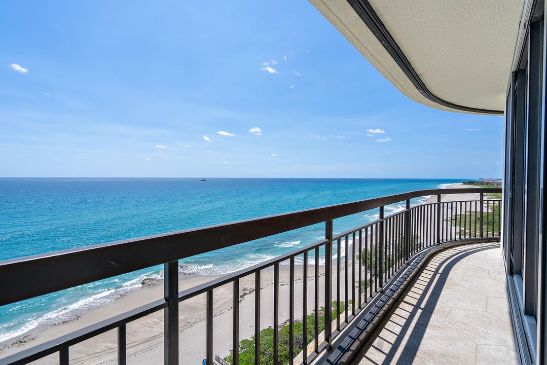 Active With Contract: $1,595,000 (2 beds, 3 baths, 2011 Square Feet)