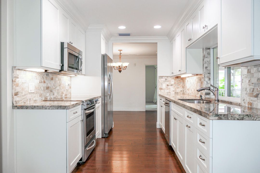 Active With Contract: $4,900 (3 beds, 2 baths, 1848 Square Feet)