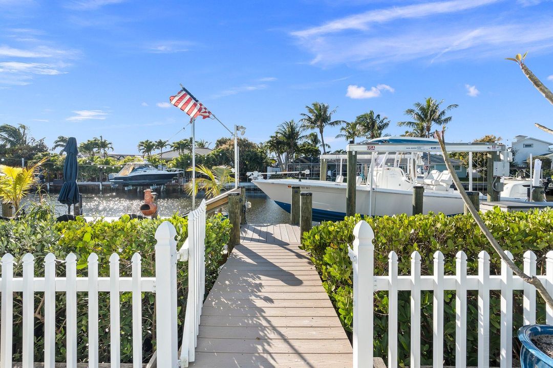 For Sale: $1,549,000 (3 beds, 3 baths, 2867 Square Feet)