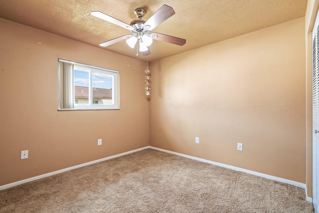 For Sale: $183,000 (2 beds, 1 baths, 900 Square Feet)