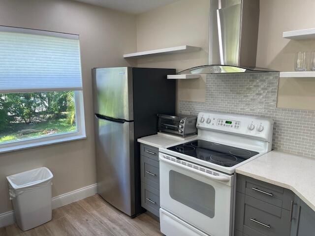 For Sale: $205,000 (1 beds, 1 baths, 950 Square Feet)