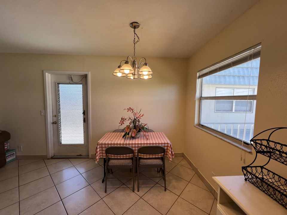 Active With Contract: $124,500 (2 beds, 2 baths, 880 Square Feet)