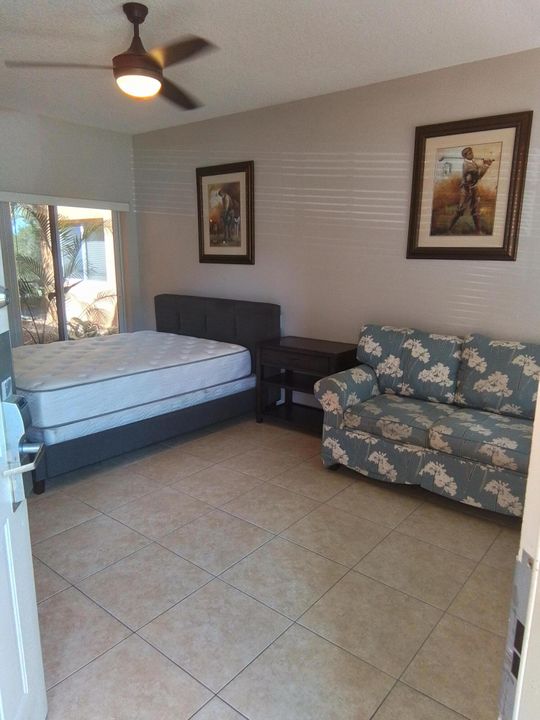 Recently Rented: $1,200 (1 beds, 1 baths, 400 Square Feet)