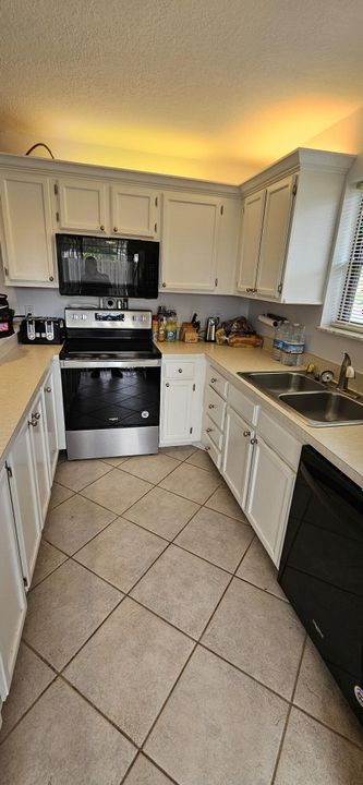 For Rent: $2,500 (2 beds, 2 baths, 1320 Square Feet)