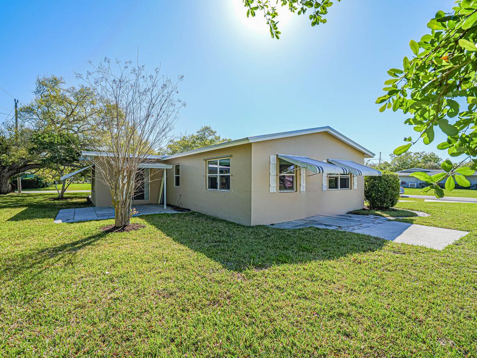 For Sale: $375,000 (3 beds, 3 baths, 1795 Square Feet)