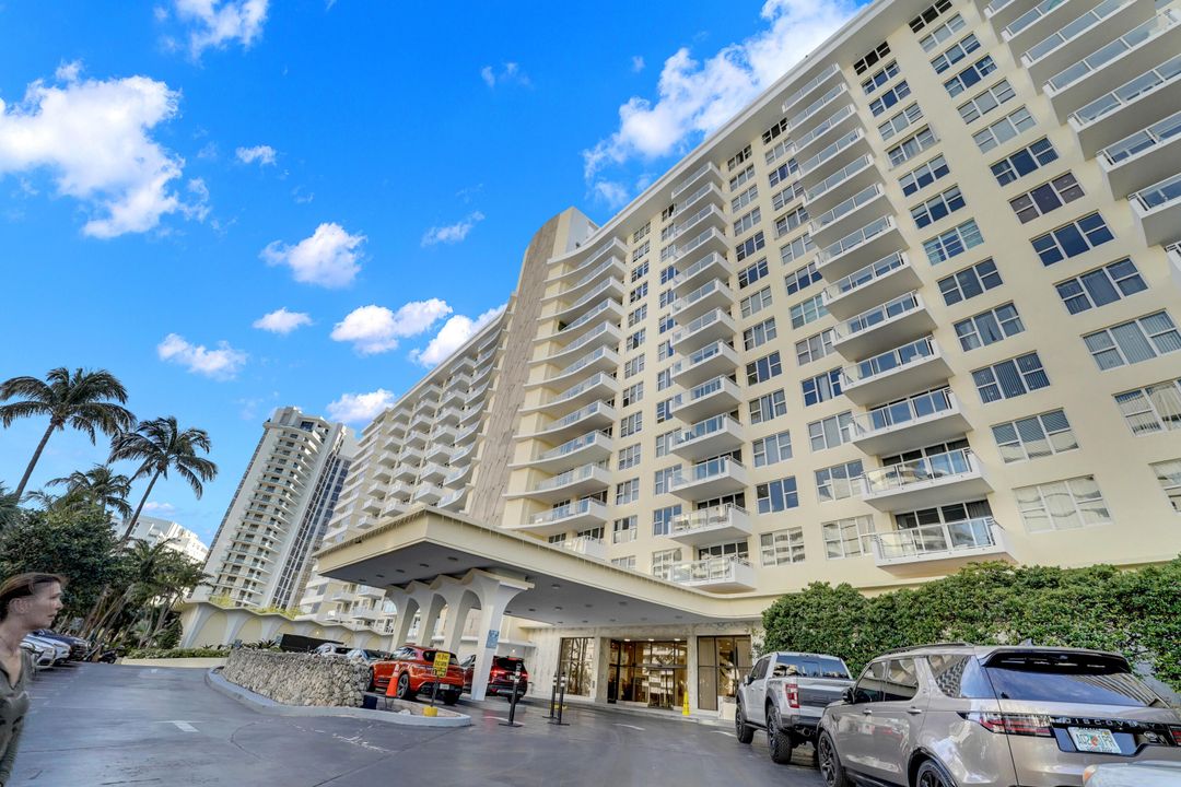 Active With Contract: $699,000 (2 beds, 2 baths, 1190 Square Feet)
