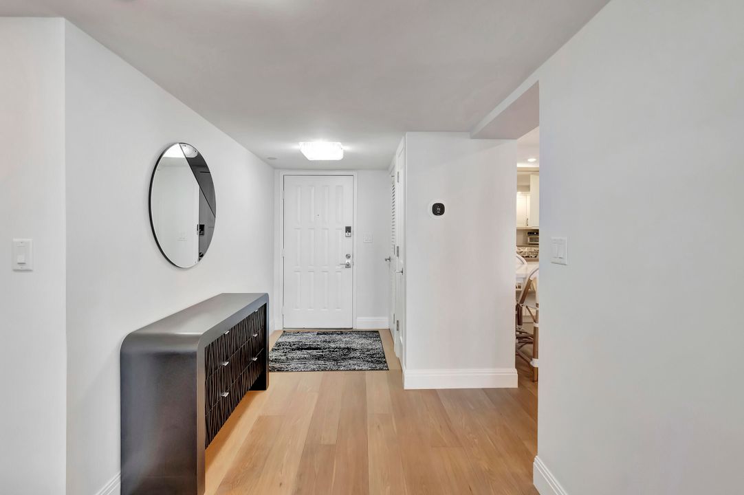 Active With Contract: $1,389,000 (2 beds, 2 baths, 1452 Square Feet)