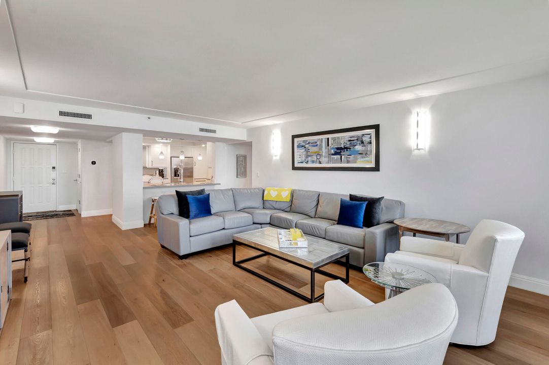 Active With Contract: $1,389,000 (2 beds, 2 baths, 1452 Square Feet)