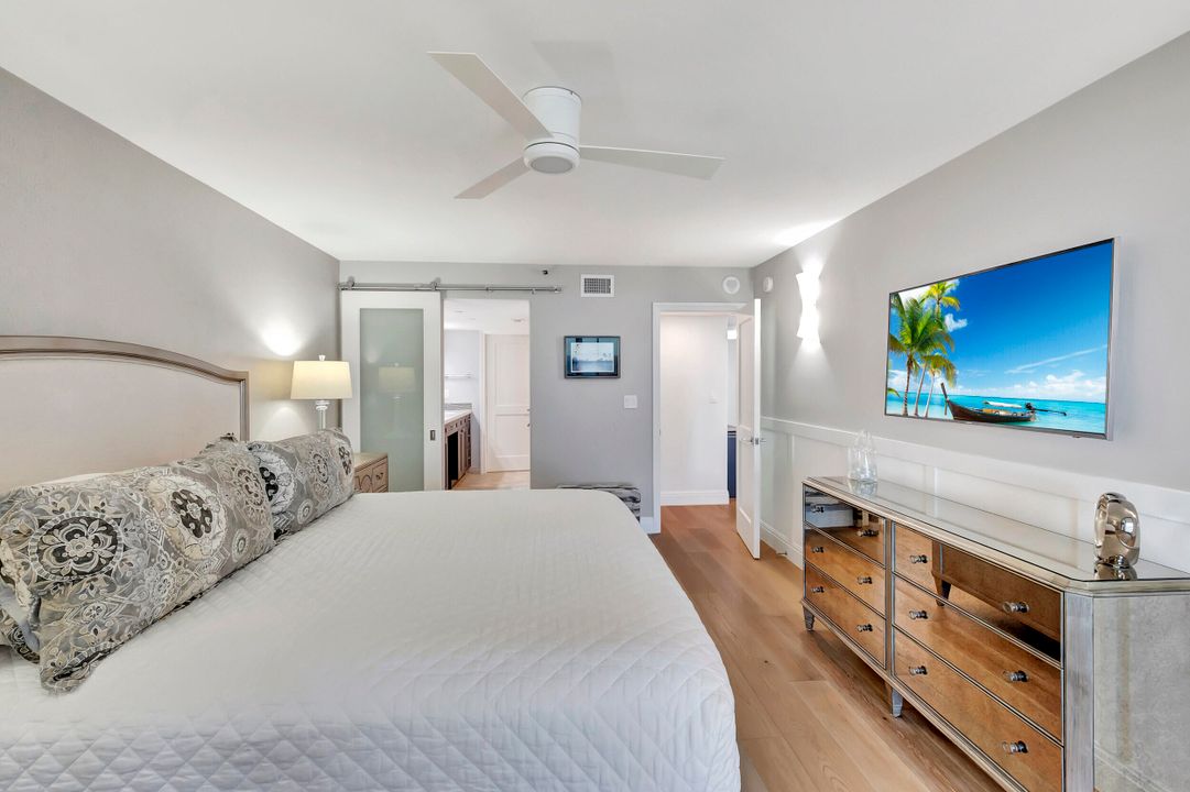 Active With Contract: $1,389,000 (2 beds, 2 baths, 1452 Square Feet)