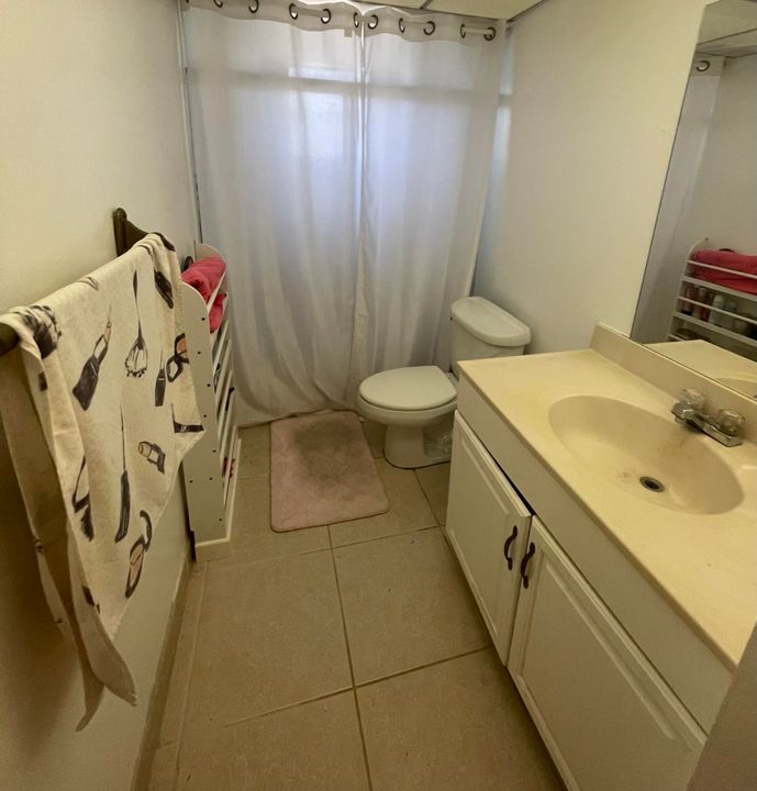 Active With Contract: $160,000 (1 beds, 1 baths, 780 Square Feet)