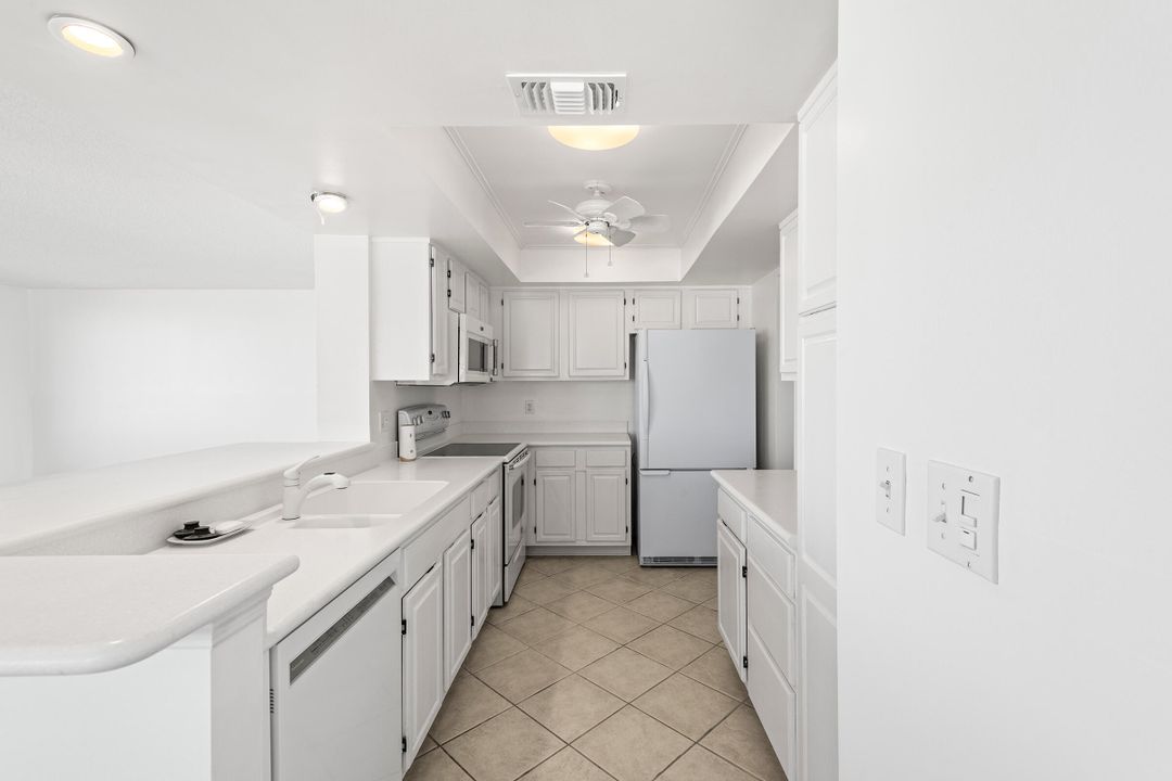 Active With Contract: $610,000 (2 beds, 2 baths, 1435 Square Feet)