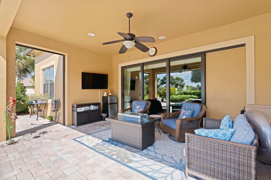 Active With Contract: $1,165,000 (3 beds, 3 baths, 2534 Square Feet)