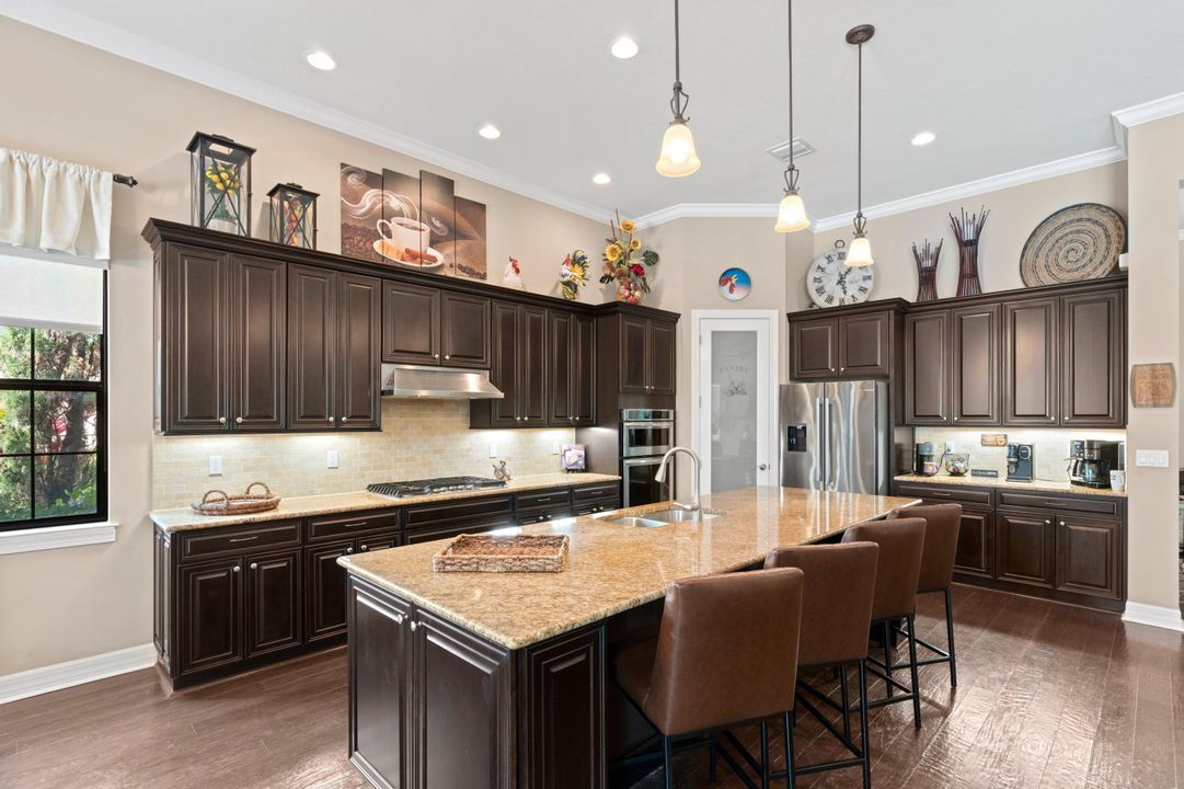 Active With Contract: $1,165,000 (3 beds, 3 baths, 2534 Square Feet)