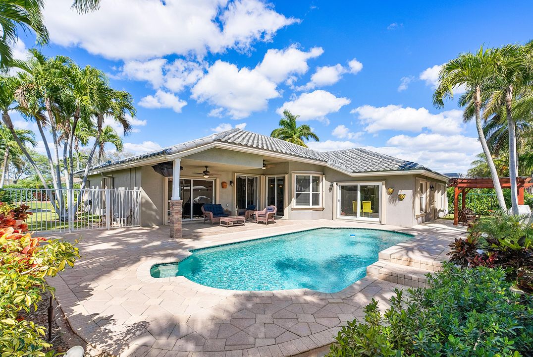 Active With Contract: $760,000 (4 beds, 3 baths, 2407 Square Feet)