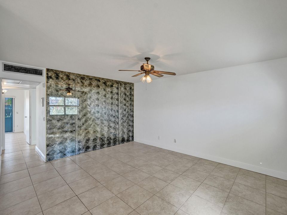 Active With Contract: $110,000 (2 beds, 2 baths, 880 Square Feet)
