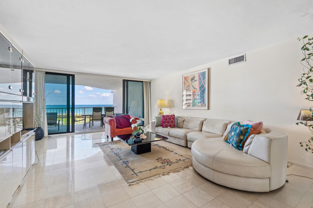 Active With Contract: $1,549,000 (2 beds, 2 baths, 2350 Square Feet)