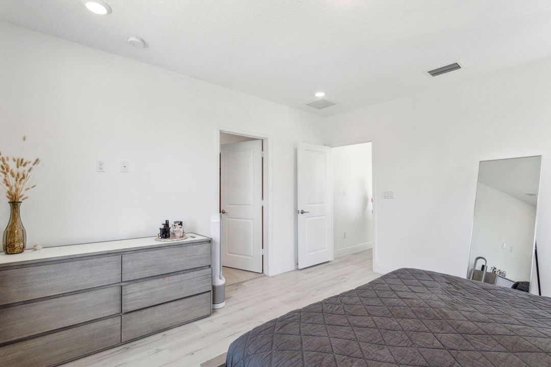 Active With Contract: $3,500 (3 beds, 2 baths, 1832 Square Feet)