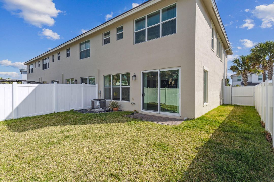 Active With Contract: $3,500 (3 beds, 2 baths, 1832 Square Feet)