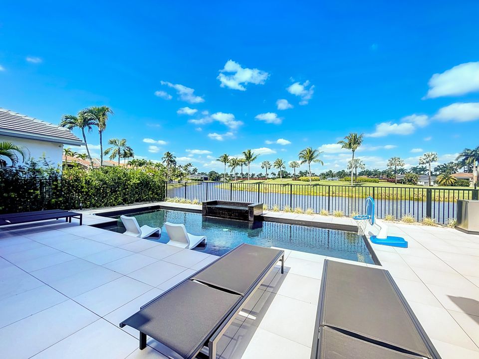 Active With Contract: $2,200,000 (3 beds, 3 baths, 2585 Square Feet)