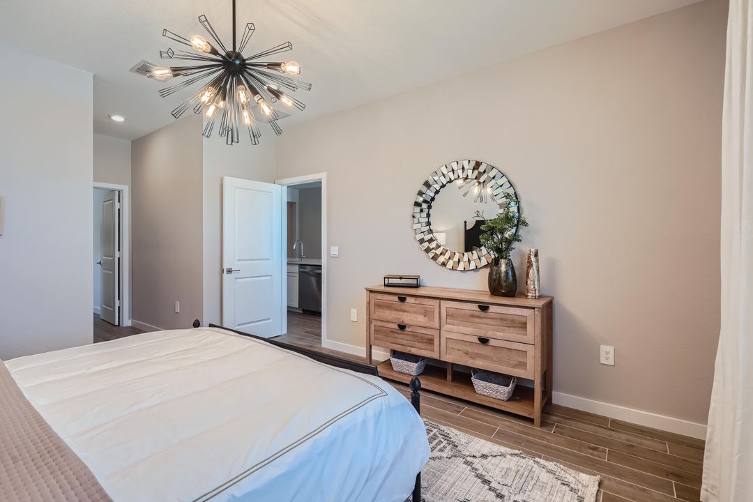 Active With Contract: $574,000 (3 beds, 2 baths, 1672 Square Feet)