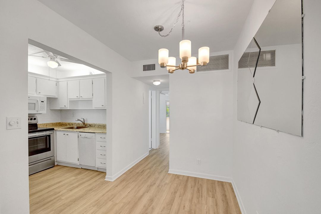 Active With Contract: $127,000 (1 beds, 1 baths, 625 Square Feet)