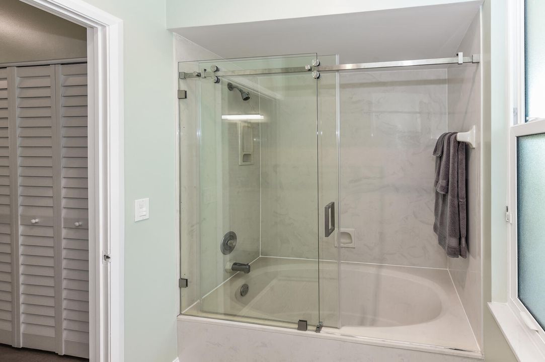 For Sale: $150,000 (2 beds, 2 baths, 1498 Square Feet)