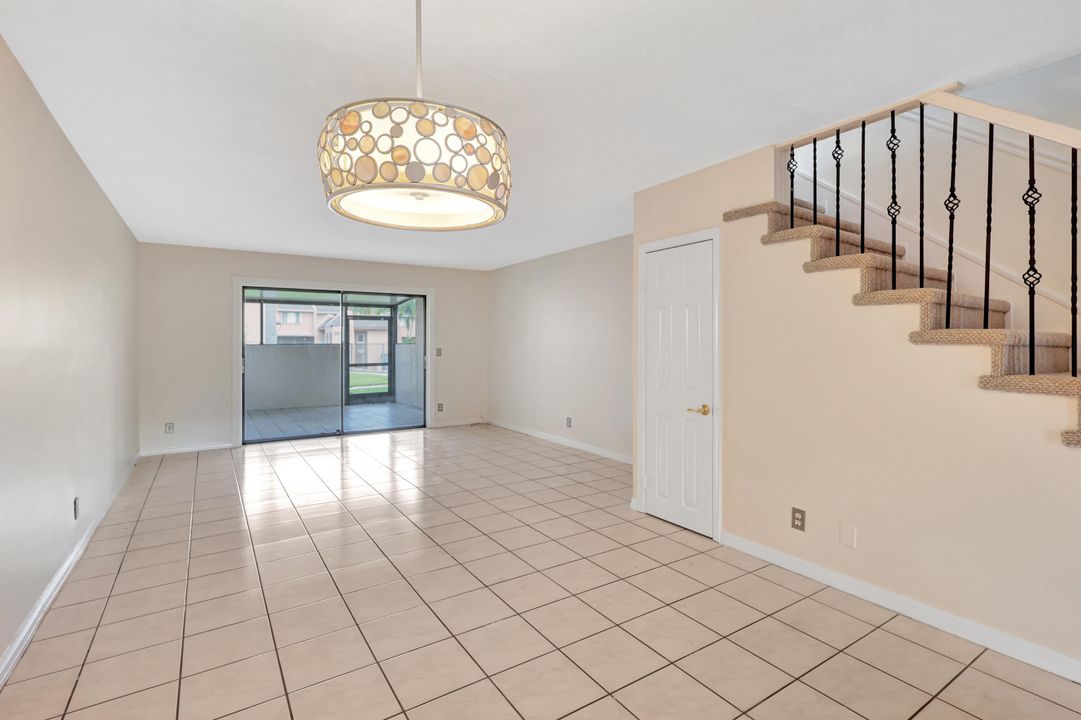 Active With Contract: $255,000 (3 beds, 2 baths, 1200 Square Feet)