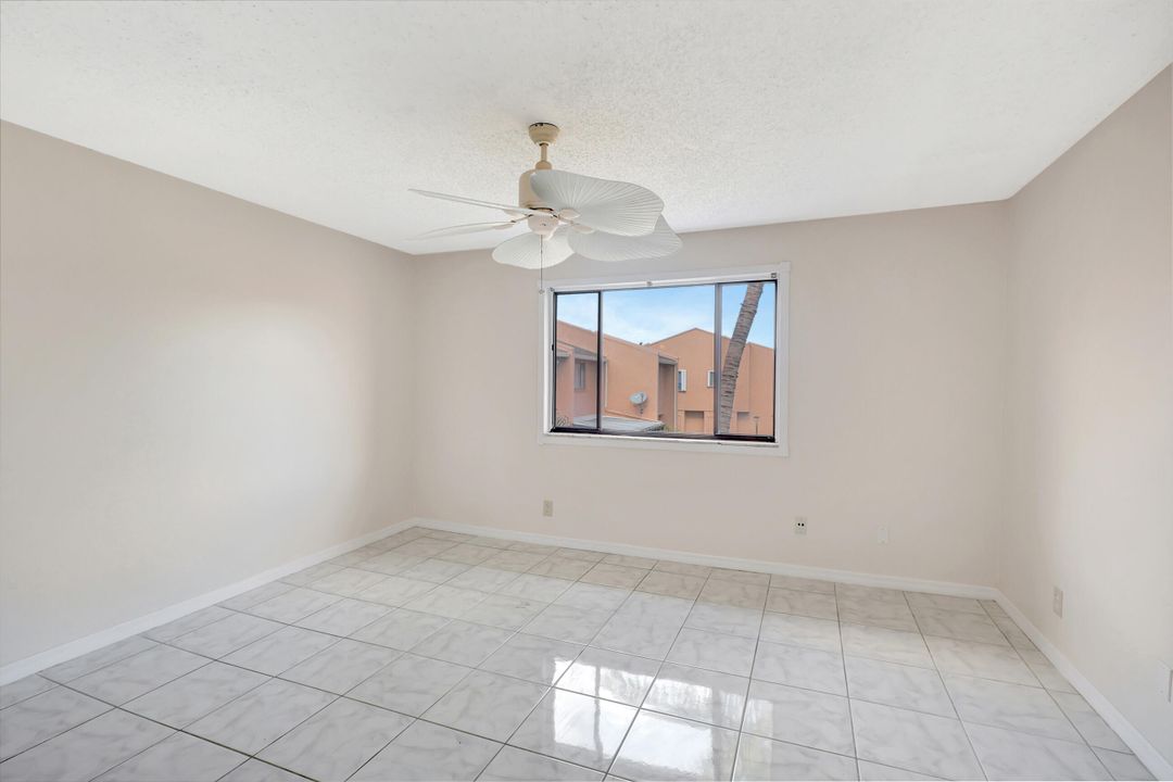 Active With Contract: $255,000 (3 beds, 2 baths, 1200 Square Feet)